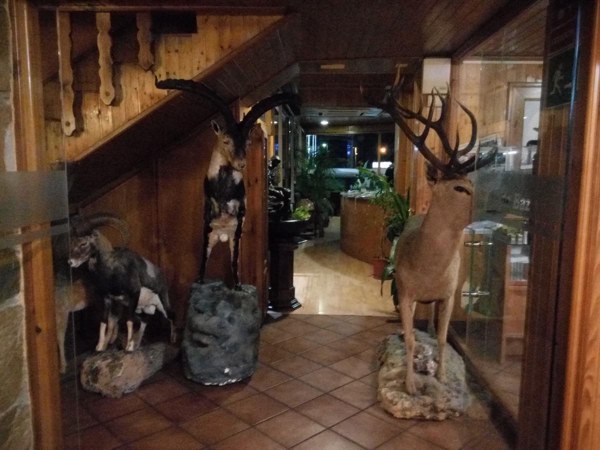 Hostal Sierra De Baza Exterior photo